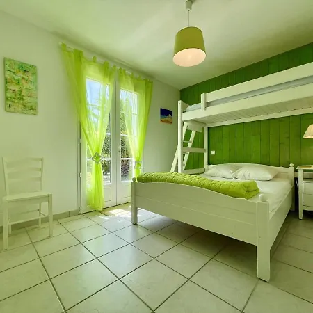 Maison 4 Pièces Près De La Avec Jardin, Saint-denis-d'oléron - Fr-1-246a-213 *