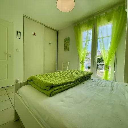 Maison 4 Pieces Pres De La Avec Jardin Et Terrasse - 7 Couchages, - Fr-1-246a-213 Holiday home Saint-Denis-d'Oleron