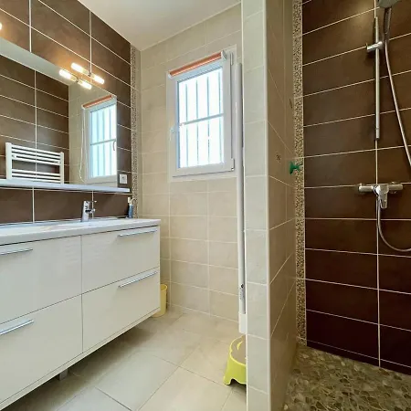 Holiday home Maison 4 Pieces Pres De La Avec Jardin Et Terrasse - 7 Couchages, - Fr-1-246a-213 Saint-Denis-d'Oleron