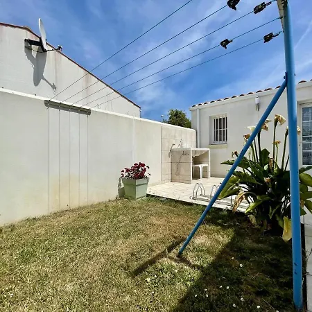 Holiday home Maison 4 Pieces Pres De La Avec Jardin Et Terrasse - 7 Couchages, - Fr-1-246a-213