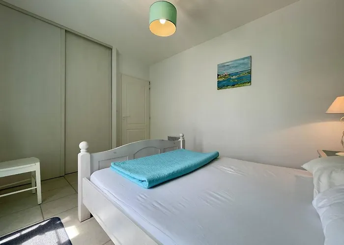 Maison 4 Pieces Pres De La Avec Jardin, - Fr-1-246a-213