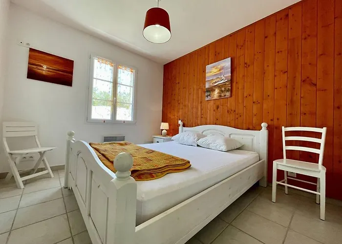 Maison 4 Pieces Pres De La Avec Jardin, - Fr-1-246a-213 * Saint-Denis-dʼOléron